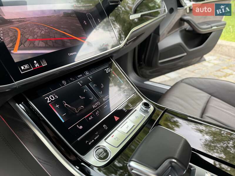 Седан Audi A8 2021 в Киеве
