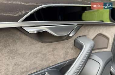 Седан Audi A8 2021 в 