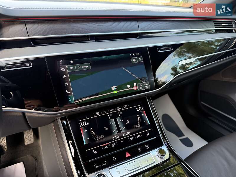 Седан Audi A8 2021 в Киеве