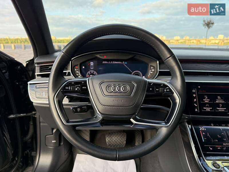 Седан Audi A8 2021 в Киеве