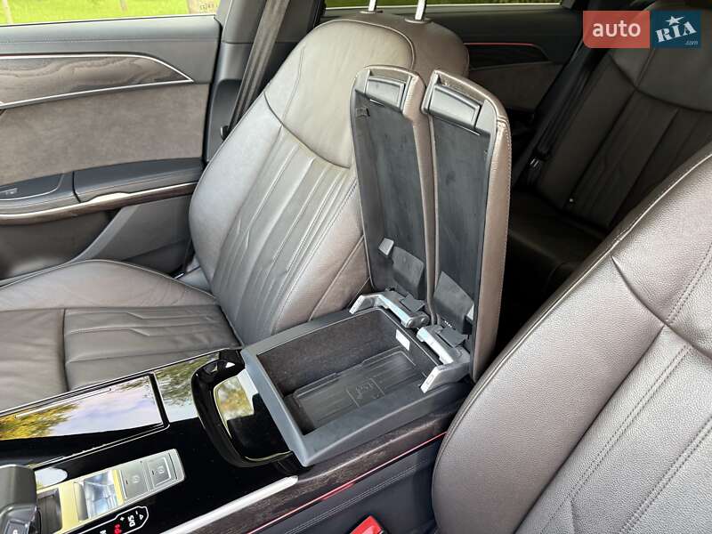 Седан Audi A8 2021 в Киеве