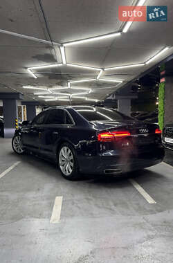 Седан Audi A8 2016 в 