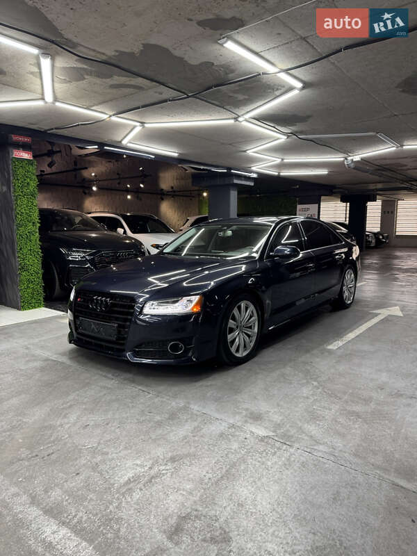 Седан Audi A8 2016 в Одессе