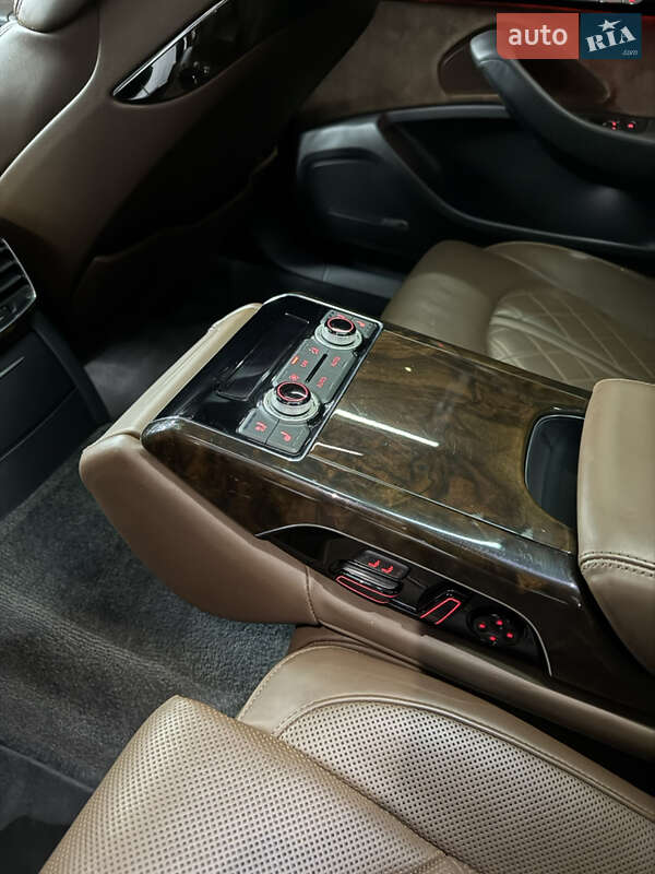Седан Audi A8 2016 в Одессе