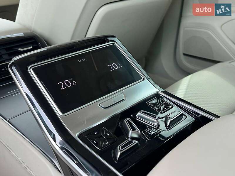 Седан Audi A8 2018 в Львові