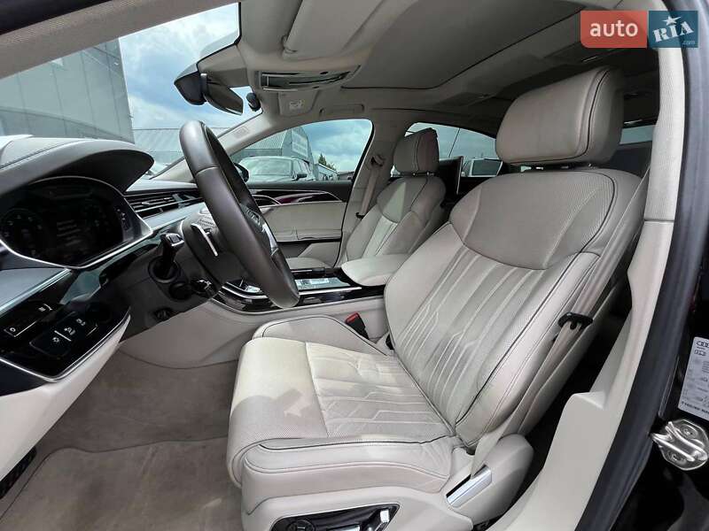 Седан Audi A8 2018 в Львові