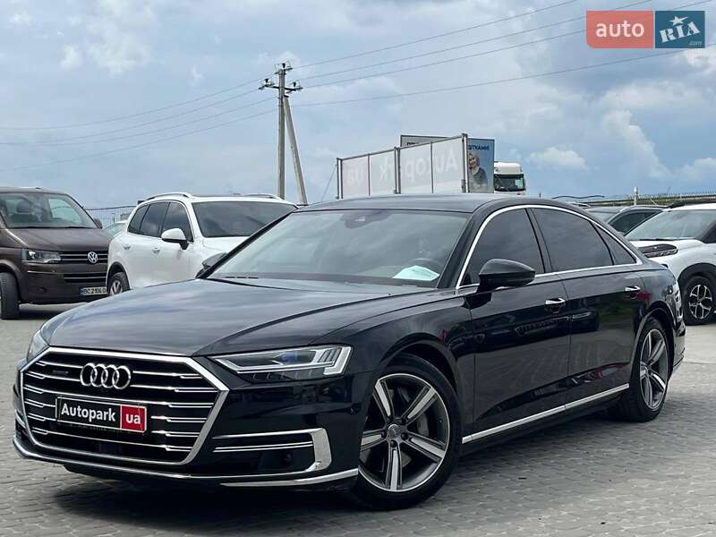 Седан Audi A8 2018 в Львові
