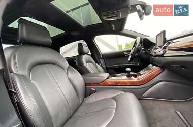 Седан Audi A8 2012 в 