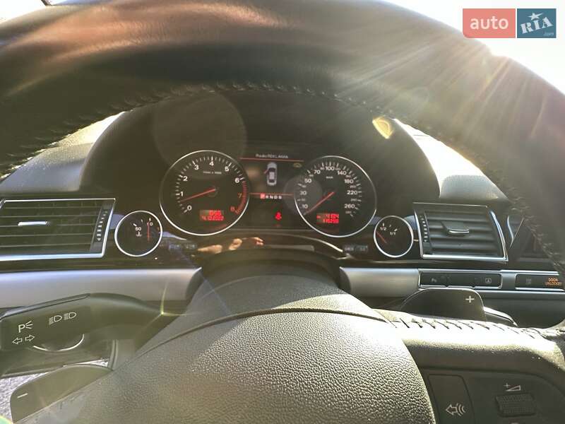 Седан Audi A8 2007 в Львові