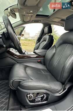 Седан Audi A8 2015 в 