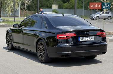 Седан Audi A8 2015 в 