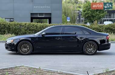 Седан Audi A8 2015 в 