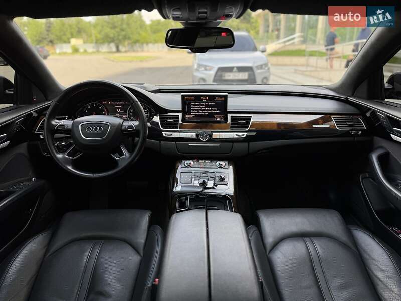 Седан Audi A8 2015 в Дніпрі