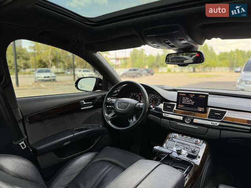 Седан Audi A8 2015 в Дніпрі