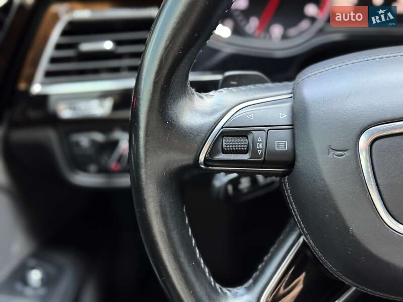 Седан Audi A8 2015 в Дніпрі