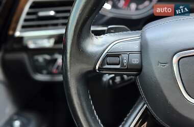 Седан Audi A8 2015 в 