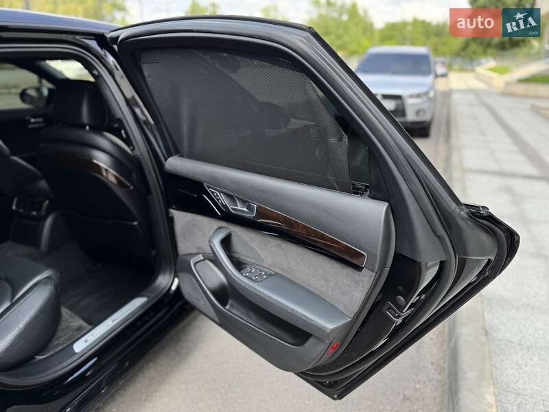 Седан Audi A8 2015 в Дніпрі