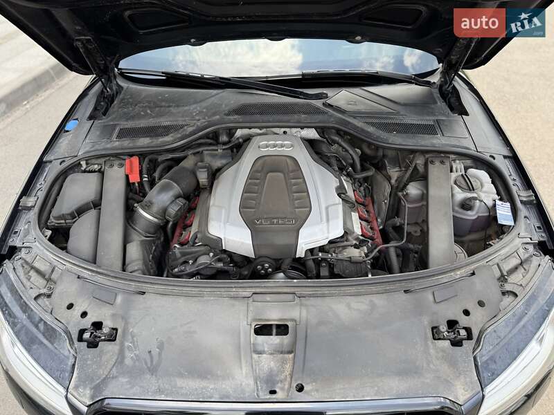 Седан Audi A8 2015 в Дніпрі