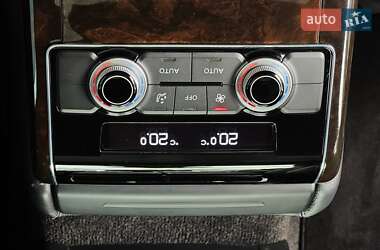 Седан Audi A8 2015 в 