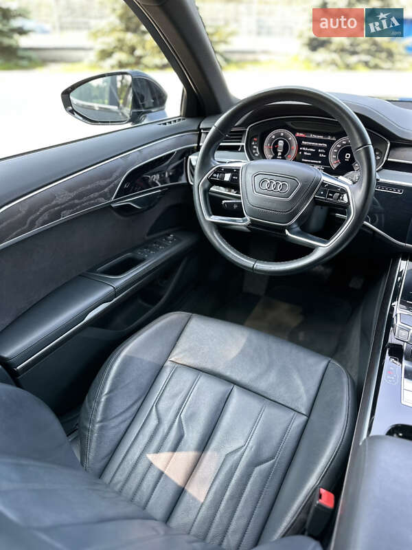 Седан Audi A8 2021 в Киеве