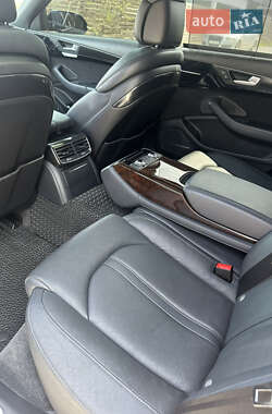 Седан Audi A8 2015 в 