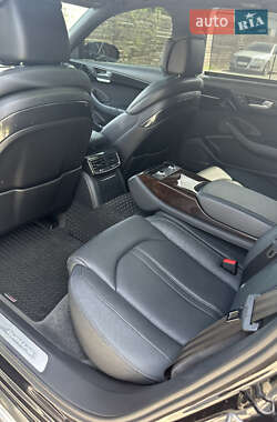 Седан Audi A8 2015 в 