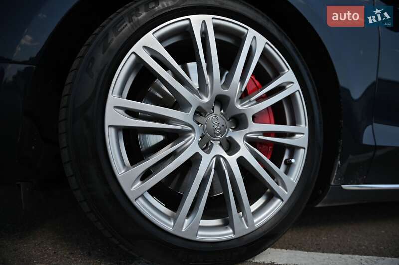 Седан Audi A8 2010 в Рівному