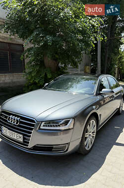 Седан Audi A8 2014 в Черновцах