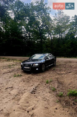 Седан Audi A8 2003 в Золочеве