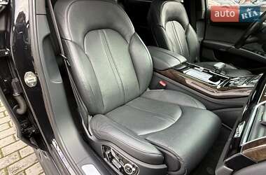 Седан Audi A8 2017 в 