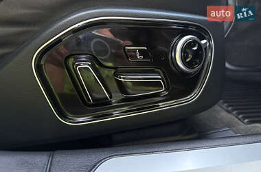 Седан Audi A8 2011 в 