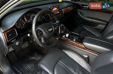 Седан Audi A8 2011 в 