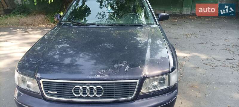 Седан Audi A8 1997 в Днепре