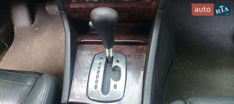 Седан Audi A8 1997 в Днепре