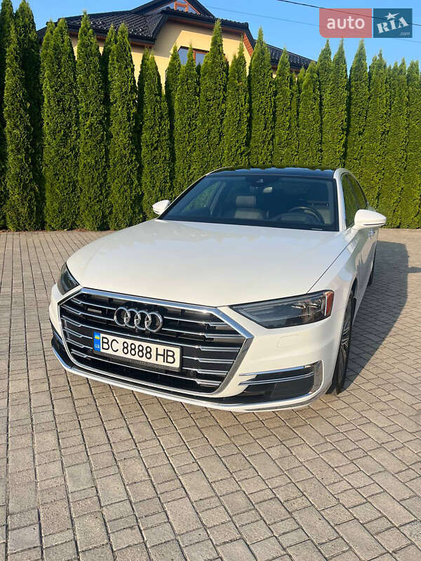 Седан Audi A8 2018 в Львове