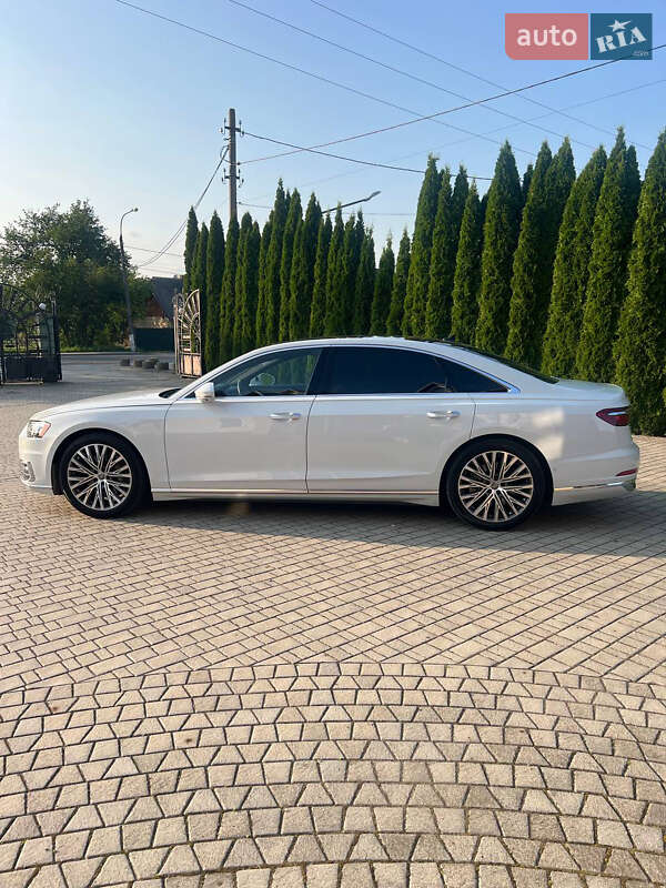 Седан Audi A8 2018 в Львове