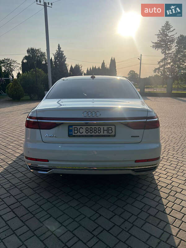Седан Audi A8 2018 в Львове