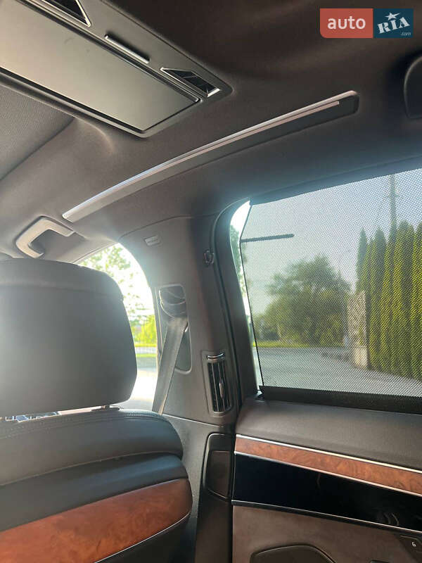 Седан Audi A8 2018 в Львове
