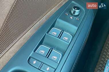 Седан Audi A8 2017 в 