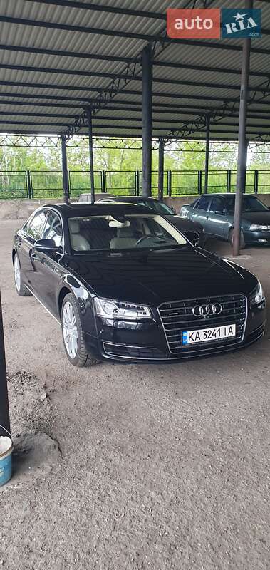 Седан Audi A8 2013 в 