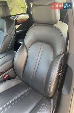 Седан Audi A8 2015 в 
