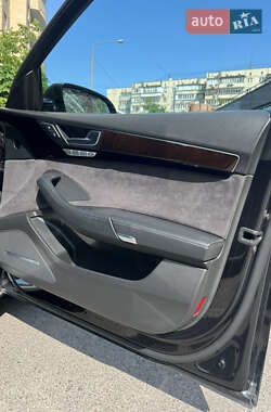 Седан Audi A8 2012 в 