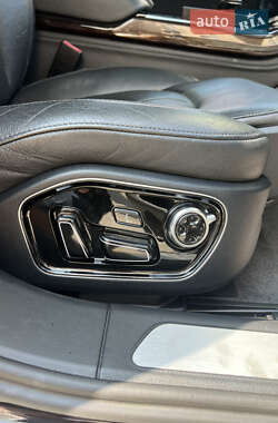 Седан Audi A8 2012 в 