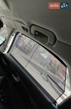 Седан Audi A8 2012 в 
