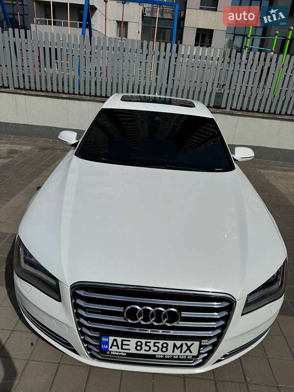 Седан Audi A8 2012 в Дніпрі