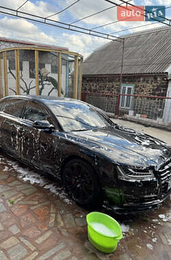 Седан Audi A8 2013 в 