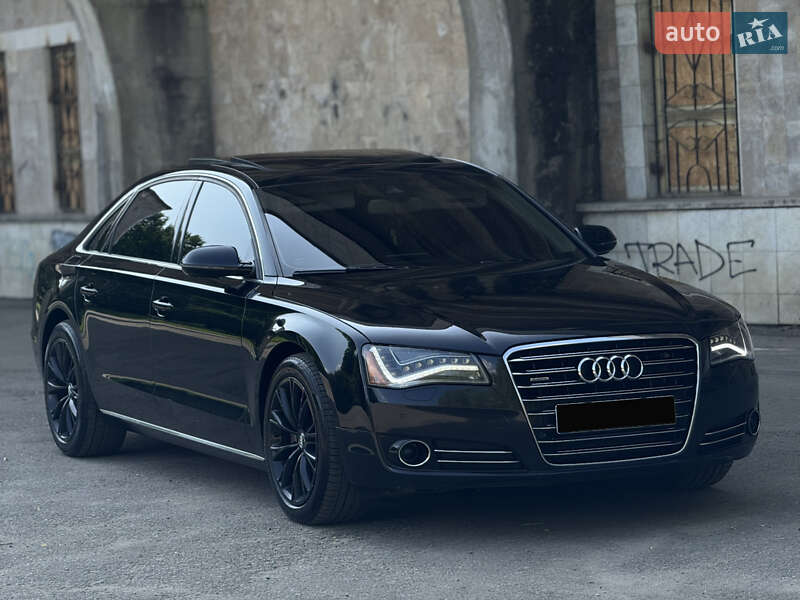 Седан Audi A8 2013 в 