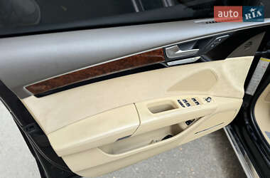 Седан Audi A8 2013 в 