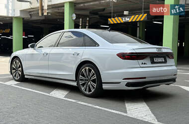 Седан Audi A8 2022 в 