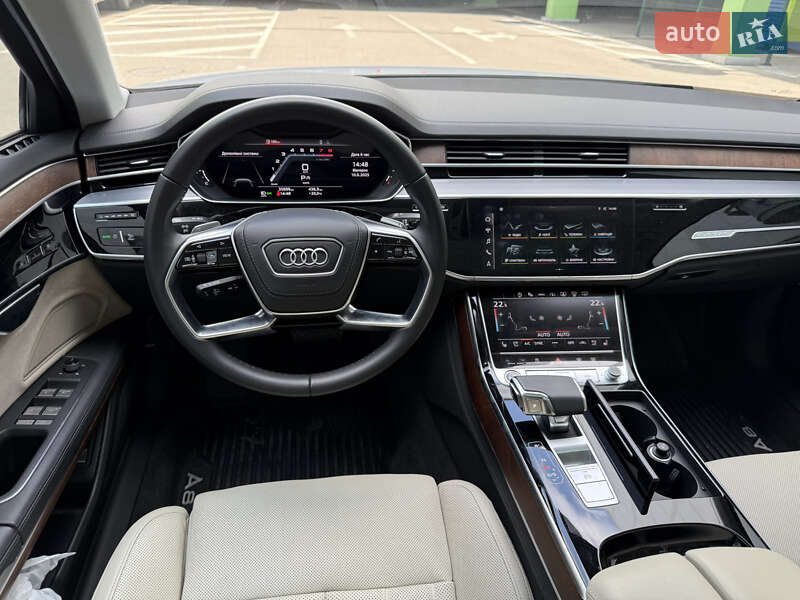 Седан Audi A8 2022 в Києві